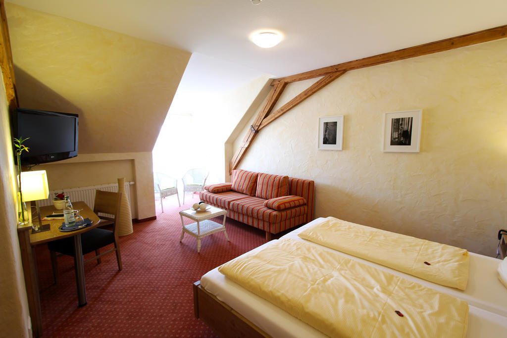 Weinhotel / Gasthaus Zur Sonne Ihringen Room photo