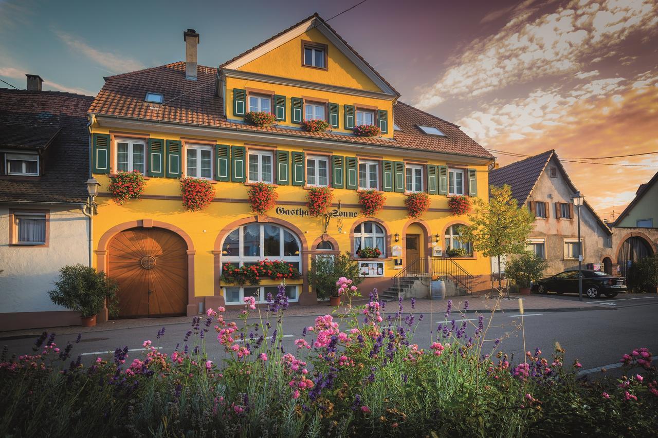 Weinhotel / Gasthaus Zur Sonne Ihringen Exterior photo